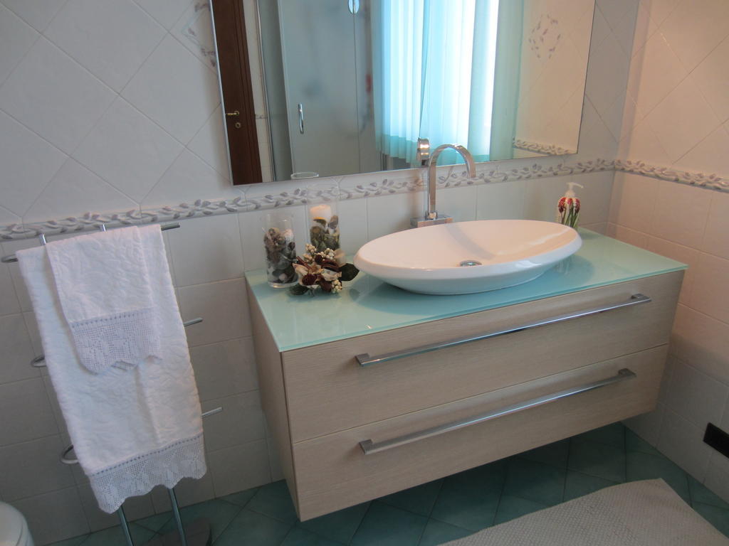 Marinella B&B Cornale Habitación foto